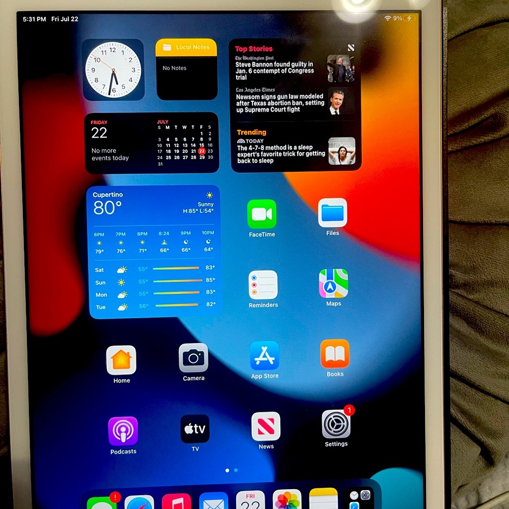 Apple iPad (8th Generation) Tablet 10.2 Inch 128 GB Gold